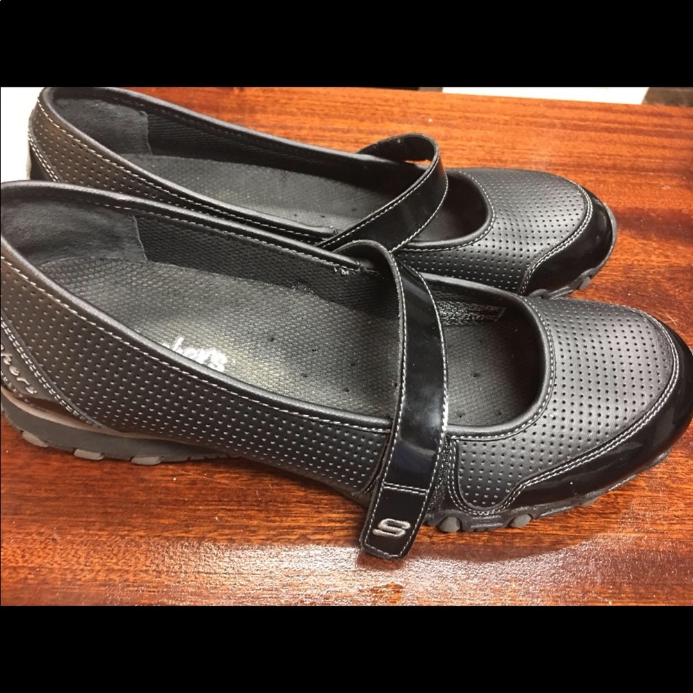 Sketchers shoes size 8